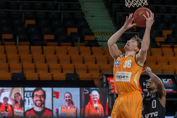 本轮比赛成 本轮比赛成